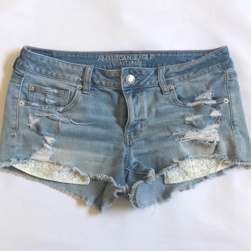 AE American Eagle low rise shorts w/ lace, size 12